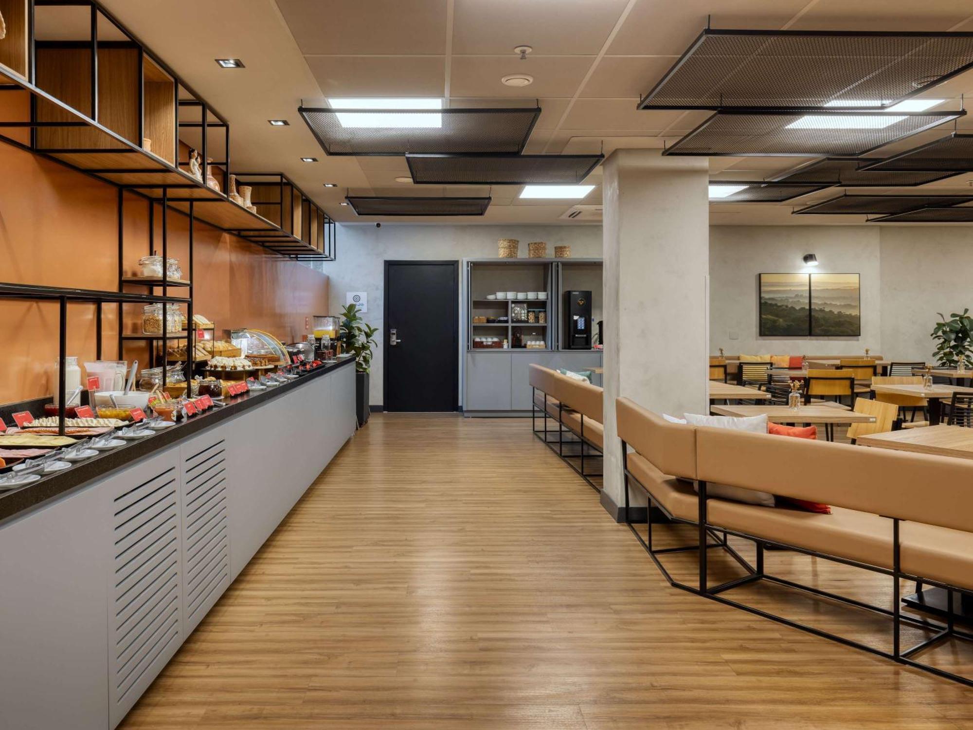 宜必思bh萨瓦斯酒店 贝洛哈里桑塔 外观 照片