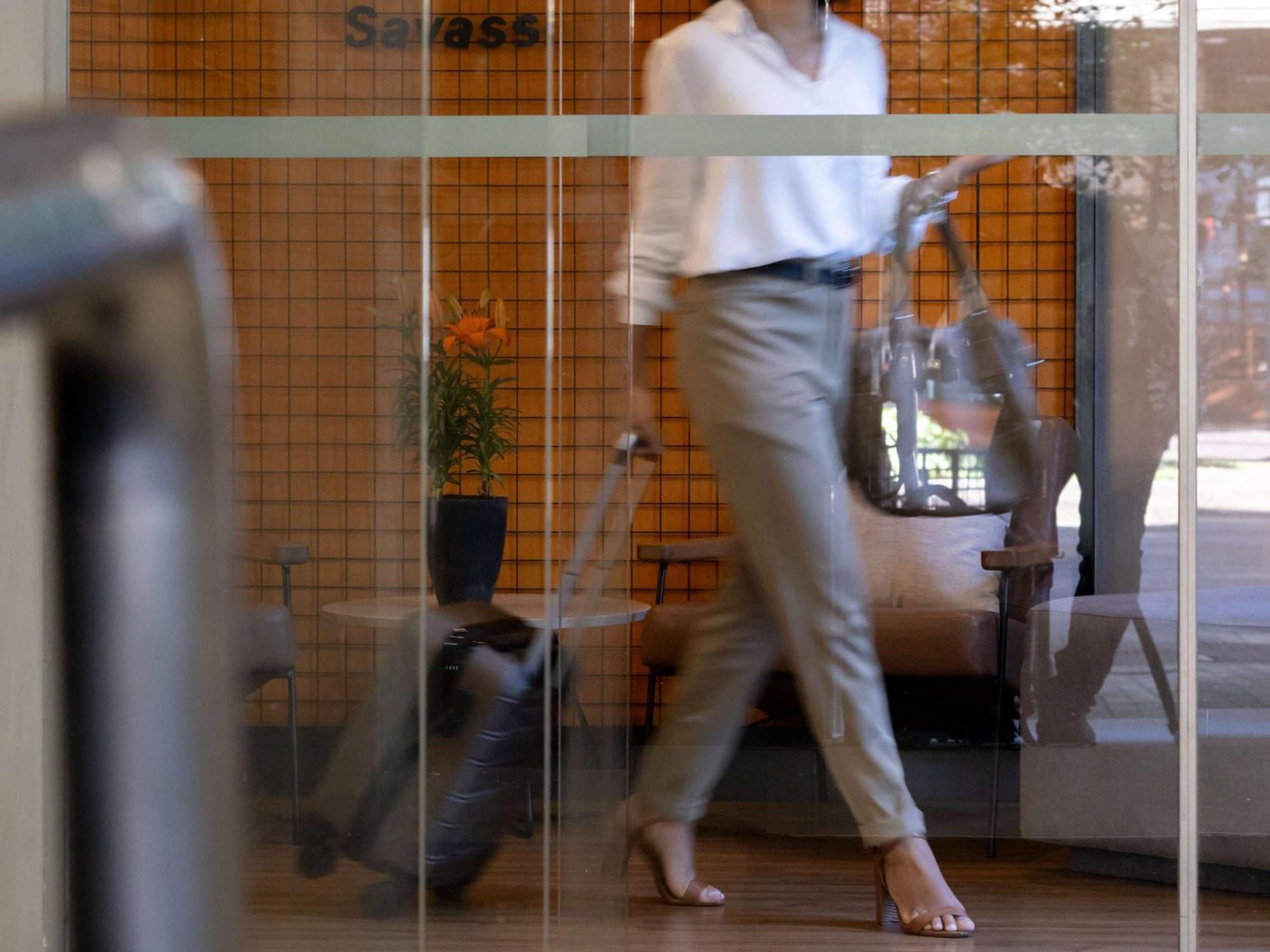 宜必思bh萨瓦斯酒店 贝洛哈里桑塔 外观 照片