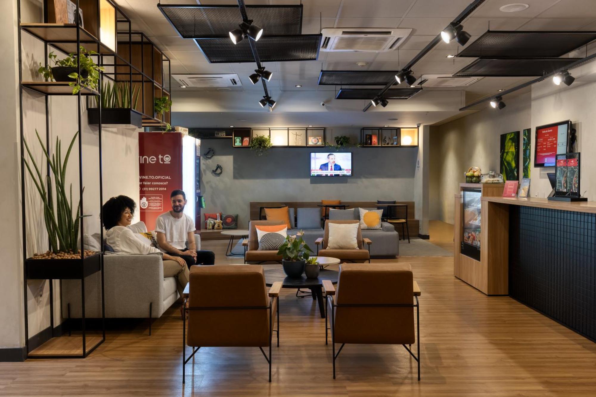 宜必思bh萨瓦斯酒店 贝洛哈里桑塔 外观 照片